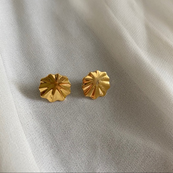 Vintage Flat Wavy Gold Ripple Stud Earrings - Picture 4 of 6